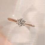 six-claw moissanite ring - Image 5