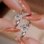 six-claw moissanite ring - Image 3