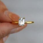 Moissanite Four-claw emerald rectangular 1ct ring - Image 2