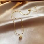 Swarovski Single white pearl necklace - Image 3